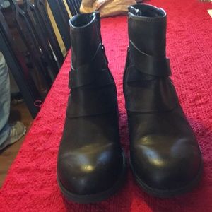 Clark’s artisan ankle boots